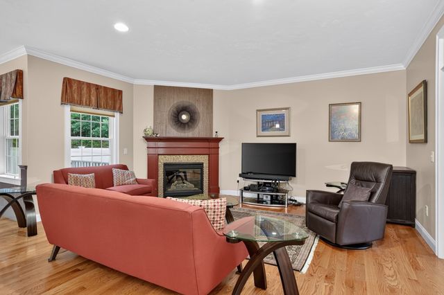 7 Cyrus Way 7, Northborough, MA 01532