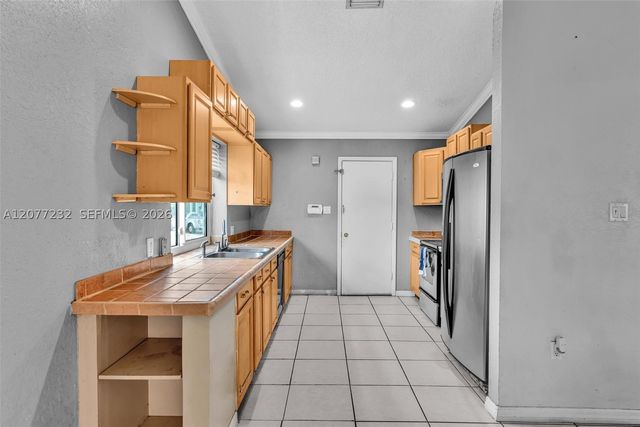 741 SW 100th Ter, Pembroke Pines, FL 33025