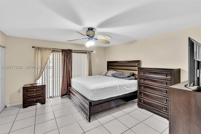 741 SW 100th Ter, Pembroke Pines, FL 33025