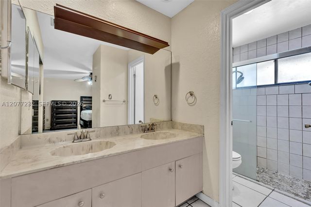 741 SW 100th Ter, Pembroke Pines, FL 33025