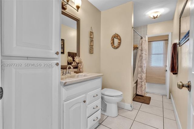 741 SW 100th Ter, Pembroke Pines, FL 33025