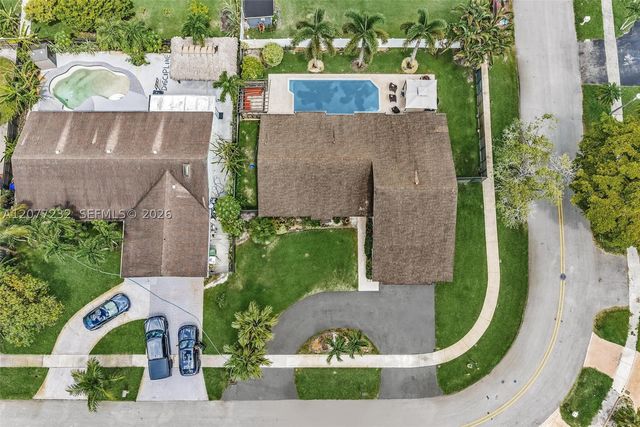 741 SW 100th Ter, Pembroke Pines, FL 33025