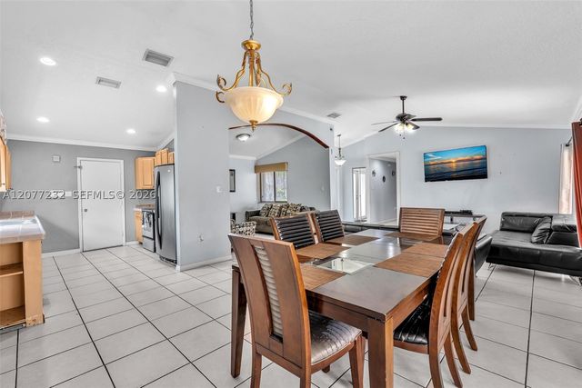 741 SW 100th Ter, Pembroke Pines, FL 33025