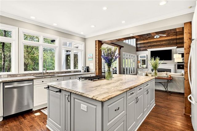 565 Old Lathemtown Road, Canton, GA 30115