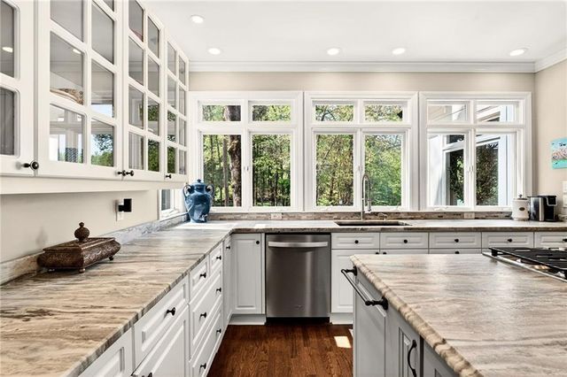 565 Old Lathemtown Road, Canton, GA 30115