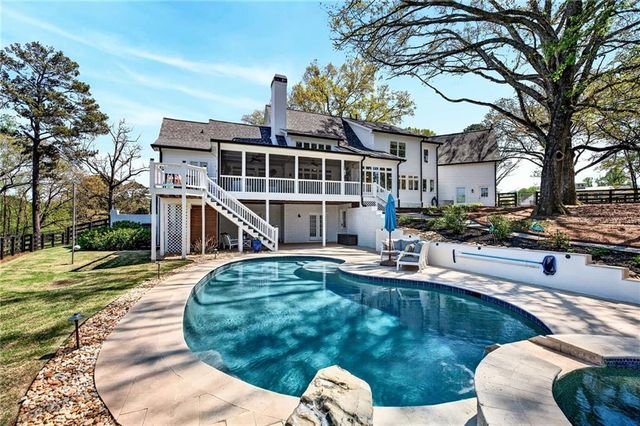 565 Old Lathemtown Road, Canton, GA 30115