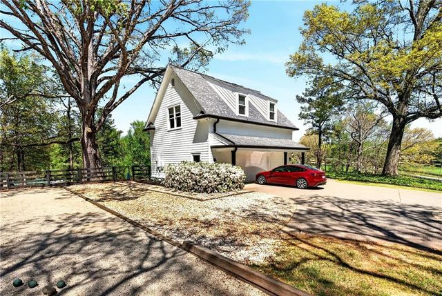 565 Old Lathemtown Road, Canton, GA 30115