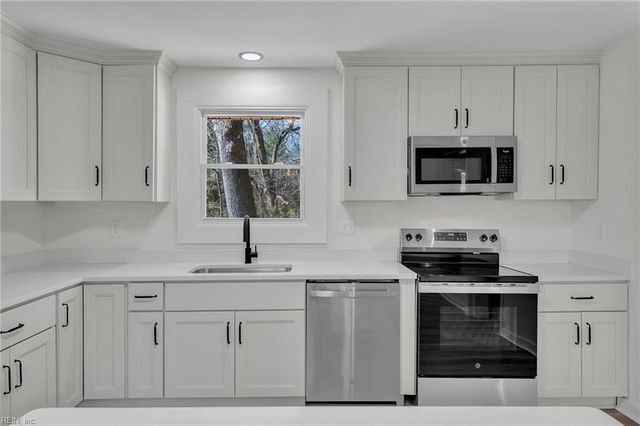 2009 Meredith RD, Virginia Beach, VA 23455