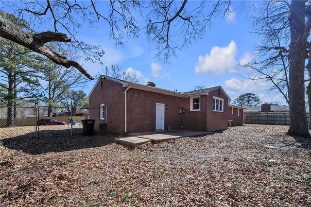 2009 Meredith RD, Virginia Beach, VA 23455