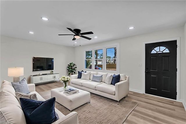 2009 Meredith RD, Virginia Beach, VA 23455