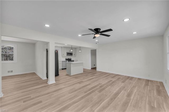 2009 Meredith RD, Virginia Beach, VA 23455