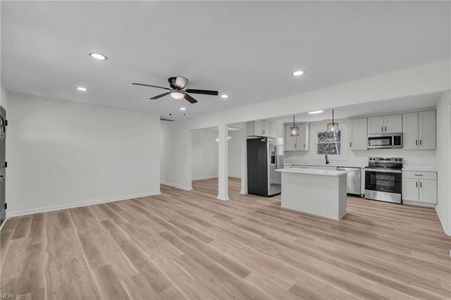 2009 Meredith RD, Virginia Beach, VA 23455