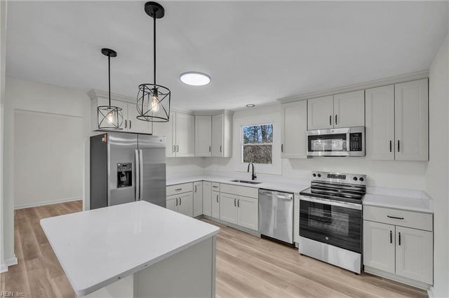 2009 Meredith RD, Virginia Beach, VA 23455