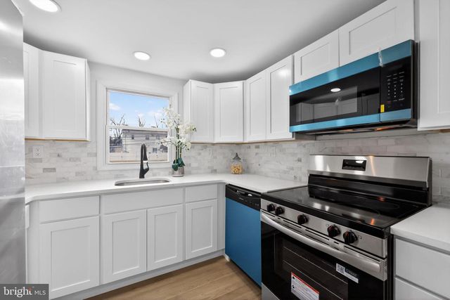 1228 PACIFIC AVE, Bristol, PA 19007