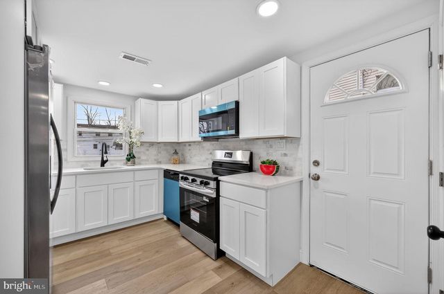 1228 PACIFIC AVE, Bristol, PA 19007