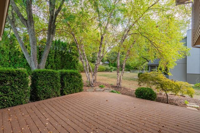 10 Inverness Drive, Bloomington, IL 61701