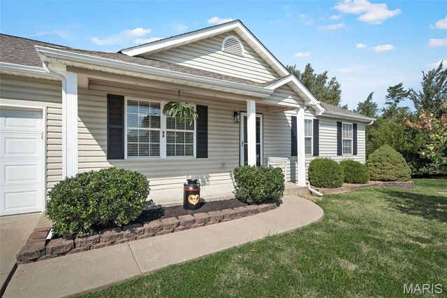 86 Sun Haven Court, Wentzville, MO 63385