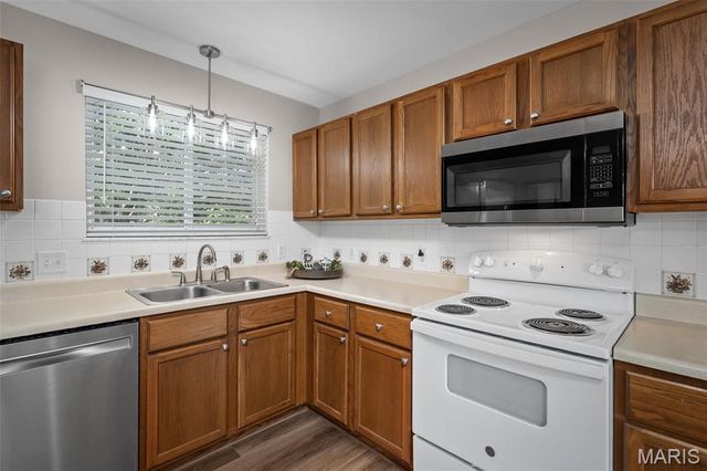 86 Sun Haven Court, Wentzville, MO 63385
