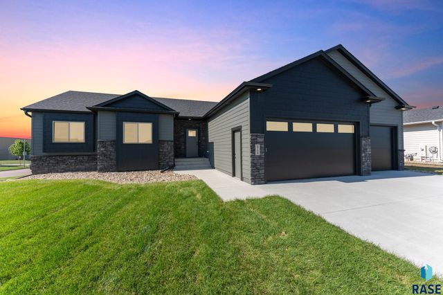 6709 E 37th St Street, Sioux Falls, SD 57110