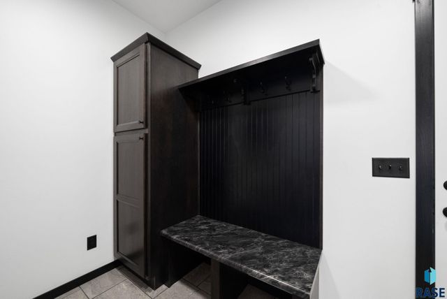 6709 E 37th St Street, Sioux Falls, SD 57110