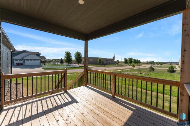 6709 E 37th St Street, Sioux Falls, SD 57110