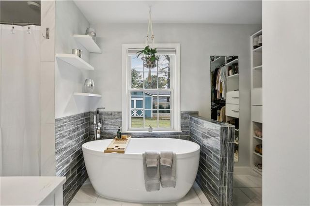 2147 Sylvania NE Drive, Decatur, GA 30033