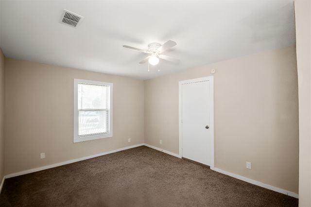 418 S Shanks Street, Clute, TX 77531