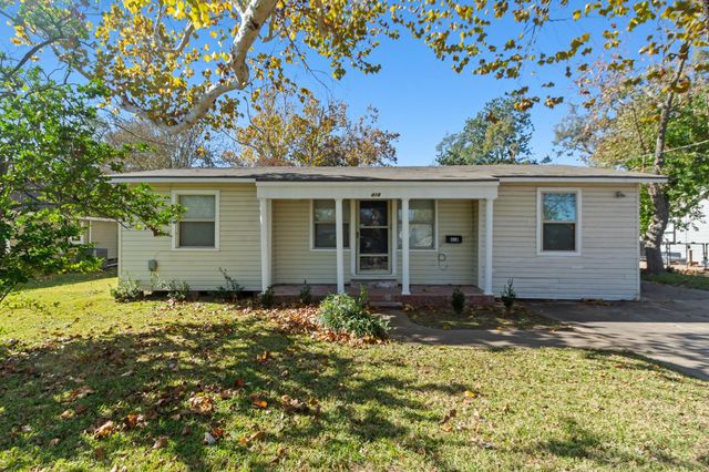 418 S Shanks Street, Clute, TX 77531