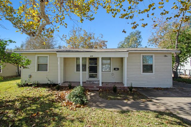 418 S Shanks Street, Clute, TX 77531