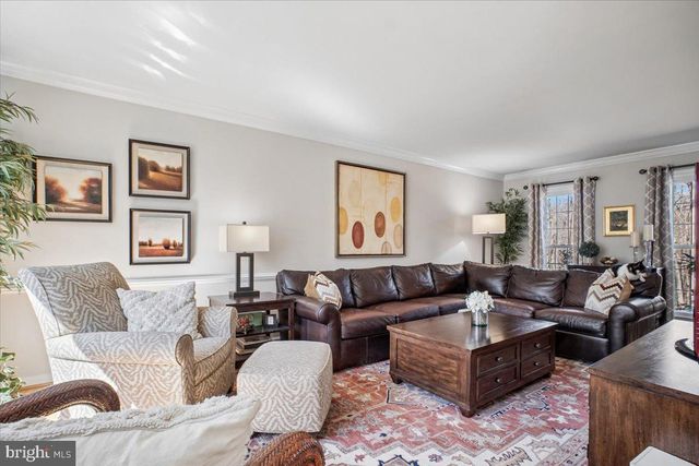 3268 FOX MILL RD, Oakton, VA 22124