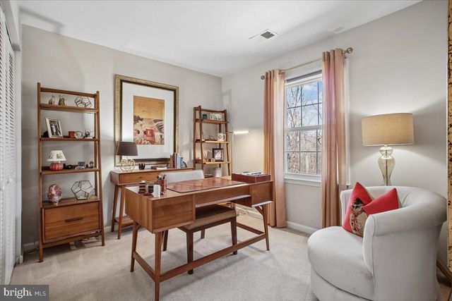 3268 FOX MILL RD, Oakton, VA 22124