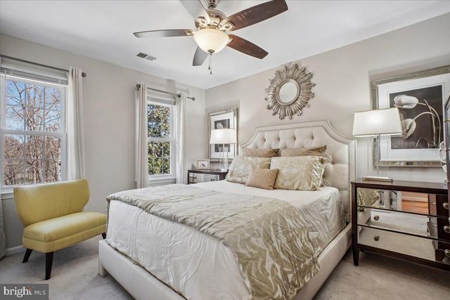 3268 FOX MILL RD, Oakton, VA 22124