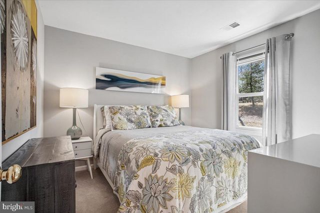 3268 FOX MILL RD, Oakton, VA 22124