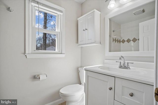 3268 FOX MILL RD, Oakton, VA 22124