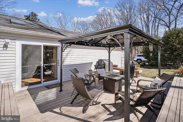 3268 FOX MILL RD, Oakton, VA 22124