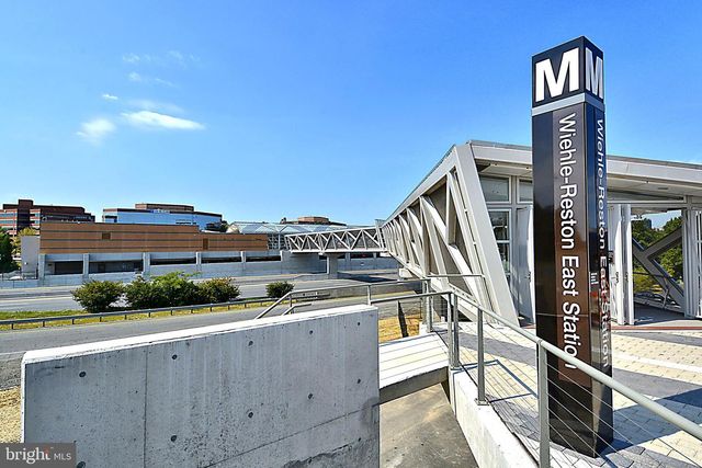 3268 FOX MILL RD, Oakton, VA 22124