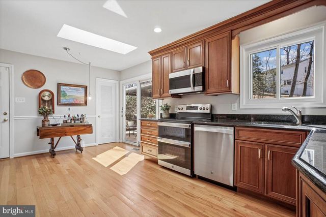 3268 FOX MILL RD, Oakton, VA 22124