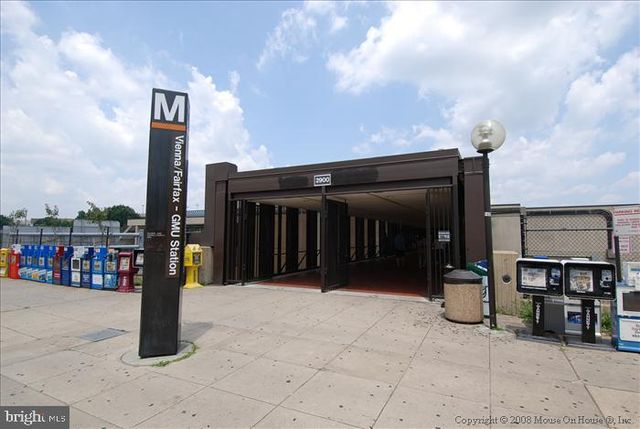 3268 FOX MILL RD, Oakton, VA 22124