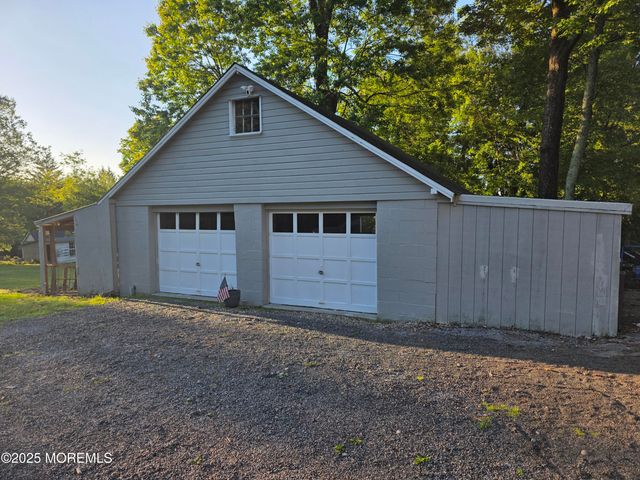 104 Dreahook Road, Lebanon Twp, NJ 08833