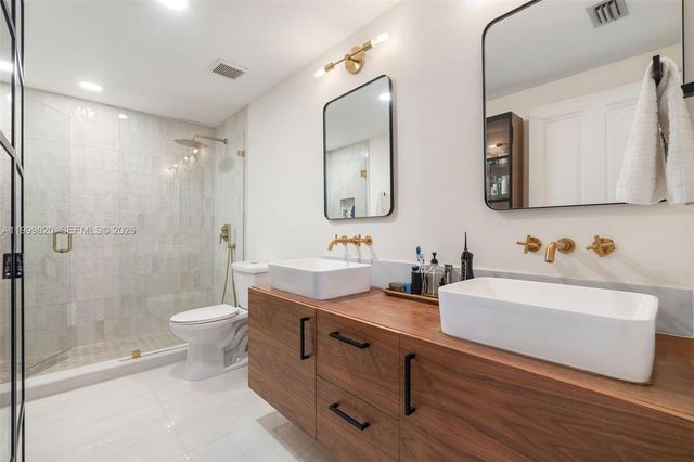 2650 SW 37th Ave 406, Miami, FL 33133