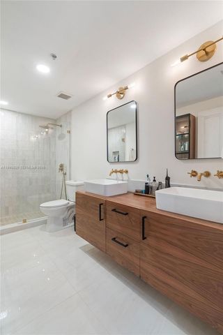 2650 SW 37th Ave 406, Miami, FL 33133