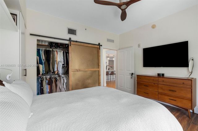 2650 SW 37th Ave 406, Miami, FL 33133