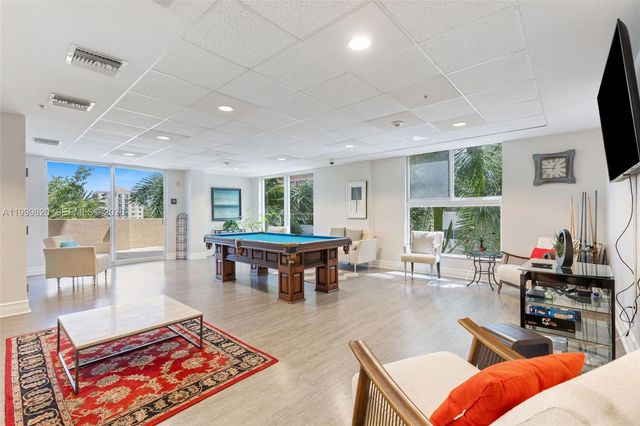 2650 SW 37th Ave 406, Miami, FL 33133