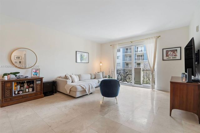 2650 SW 37th Ave 406, Miami, FL 33133