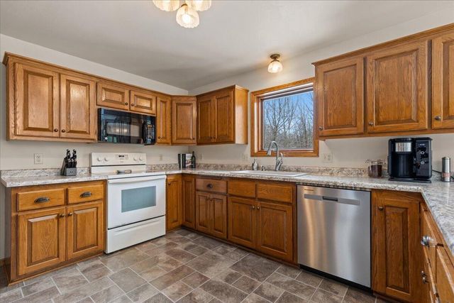 N5968 County Road P, Mayville, WI 53050