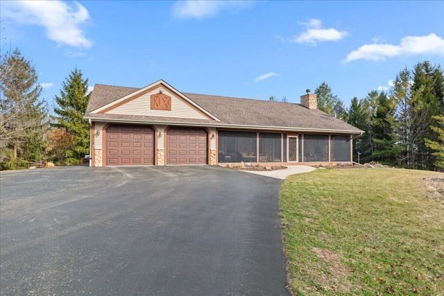 N5968 County Road P, Mayville, WI 53050