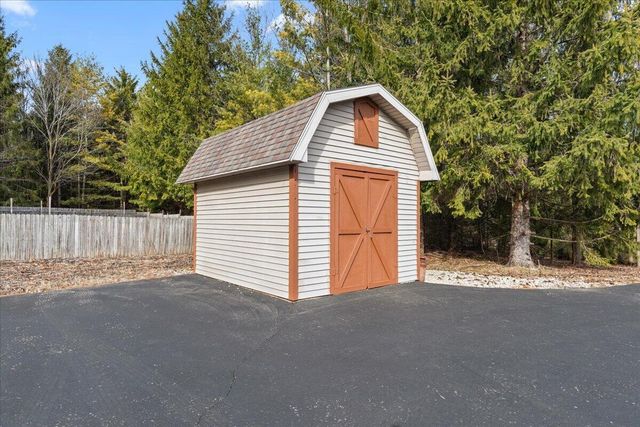 N5968 County Road P, Mayville, WI 53050