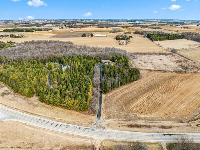 N5968 County Road P, Mayville, WI 53050