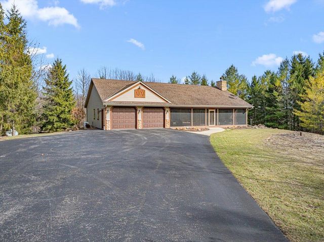 N5968 County Road P, Mayville, WI 53050