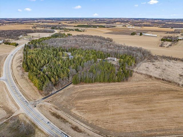 N5968 County Road P, Mayville, WI 53050